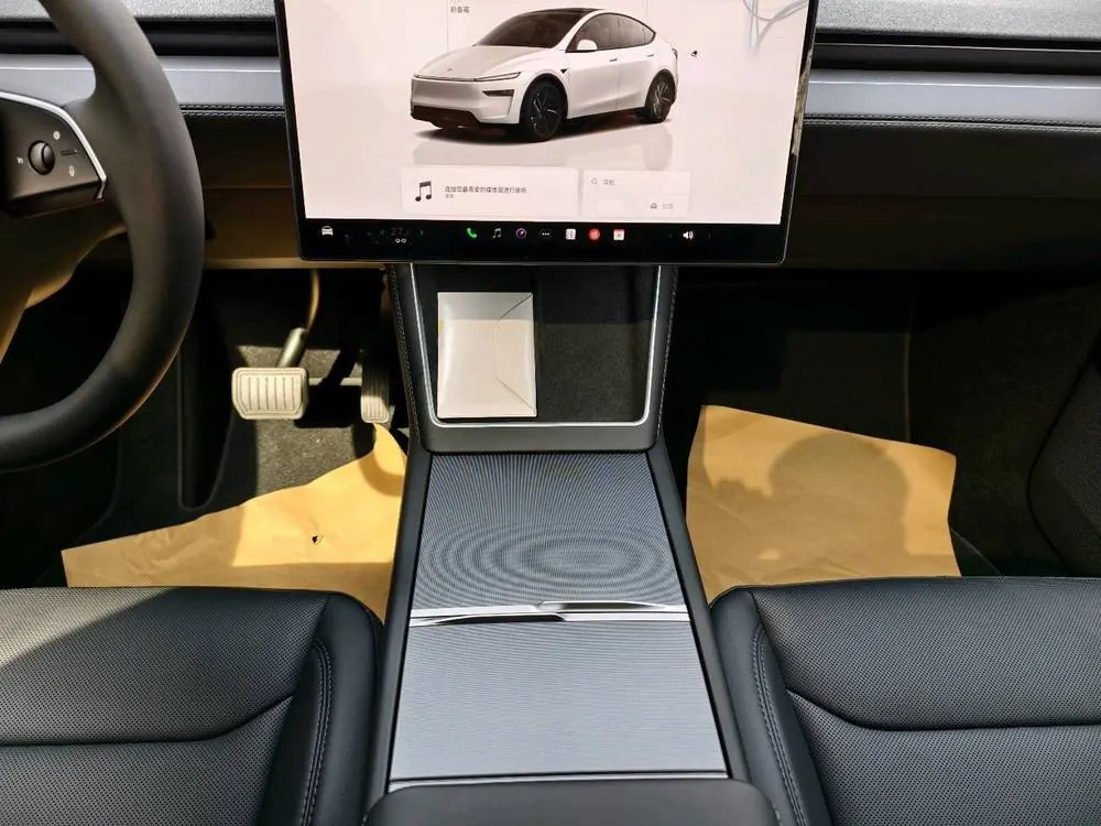 Tesla 2026 Model Y Rear-Wheel-Drive Automatic 8