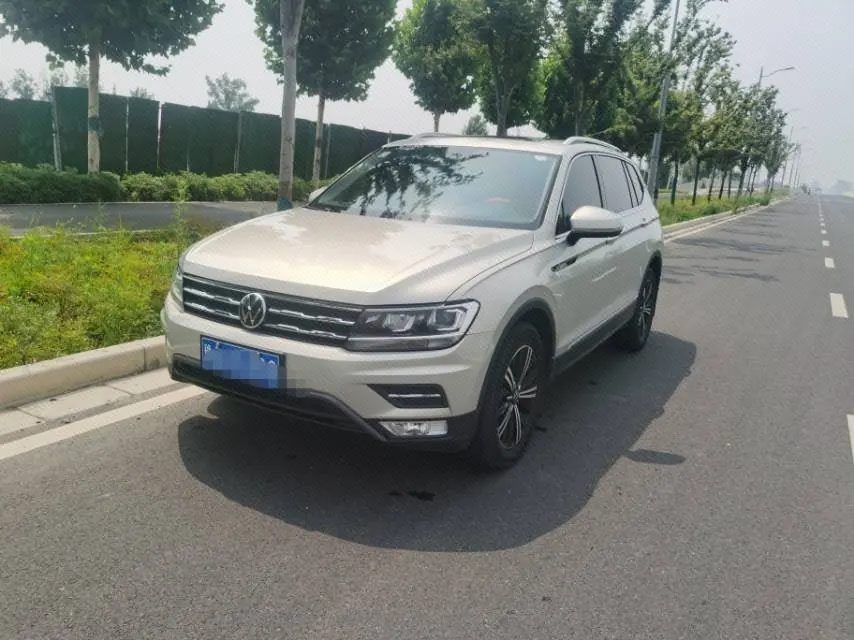 Open image lightbox: Volkswagen 2021 Tiguan L 2.0TSI 330TSI Two-Drive Smart Edition Automatic Gear