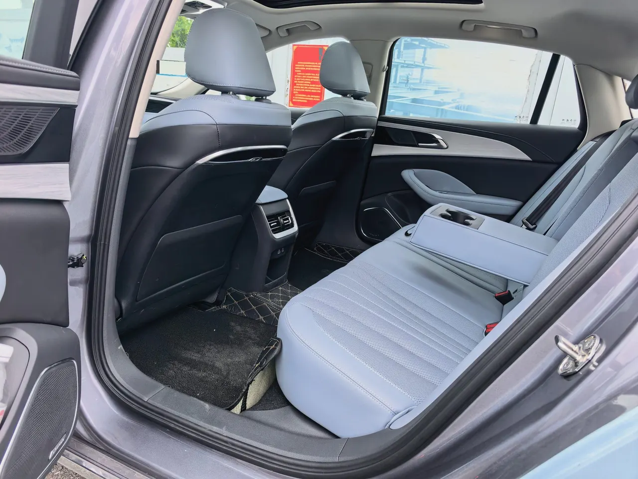 HongQi 2025 H5 PHEV 1.5T 170 Super Hybrid Automatic Gear 3