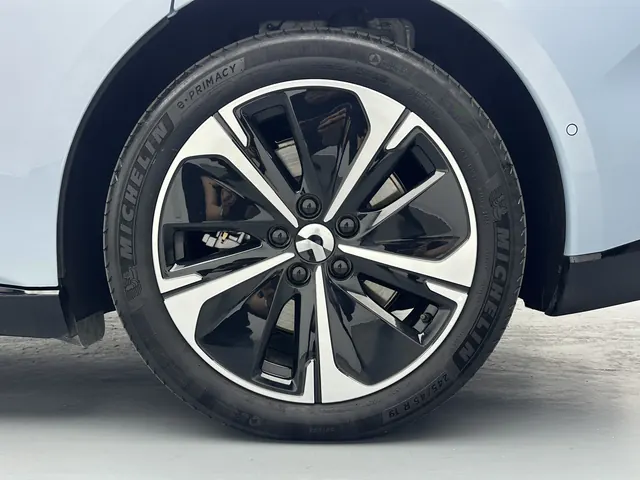 NIO 2025 ET5T 75kWh Touring automatic 13