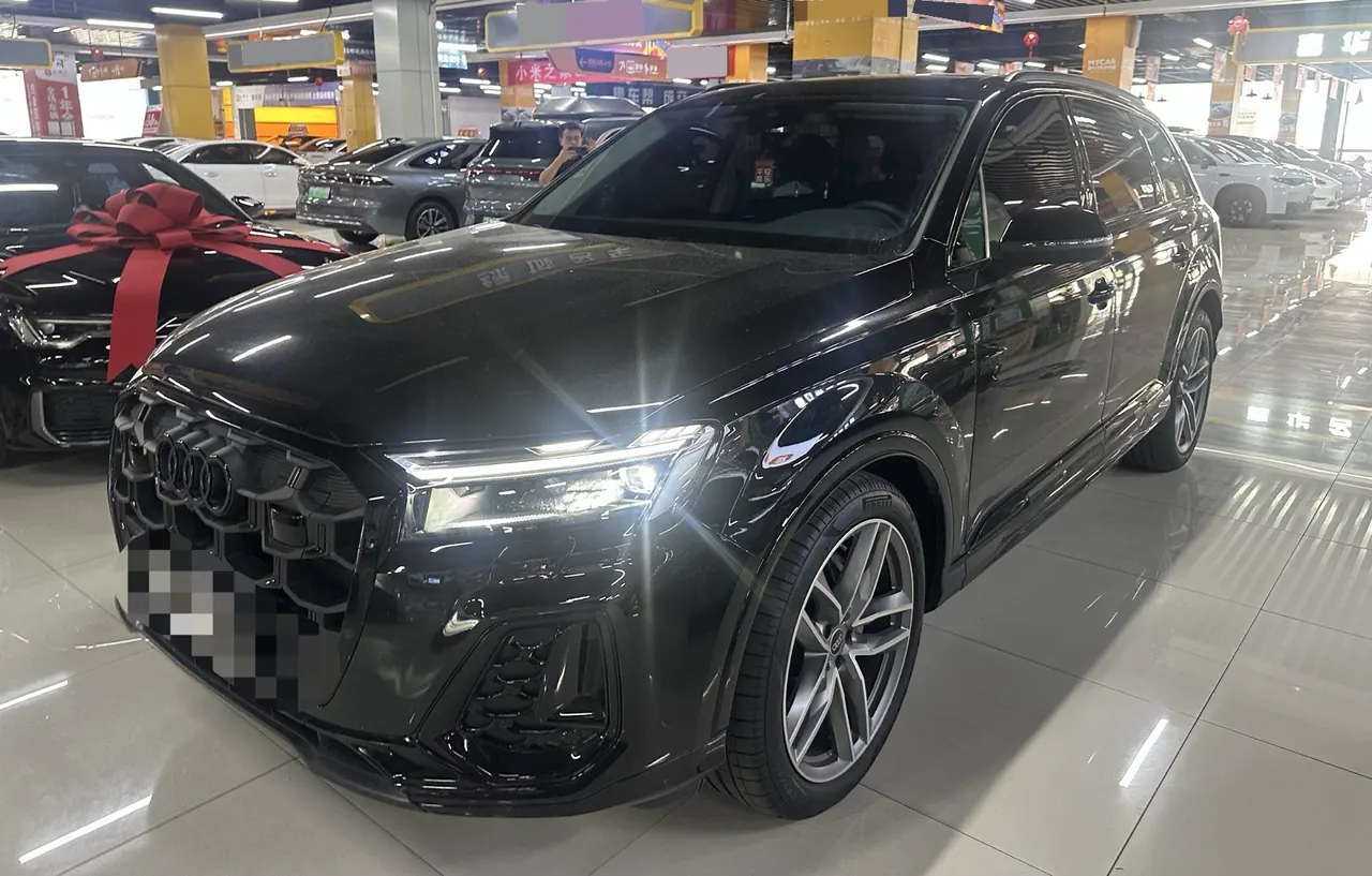 Open image lightbox: Audi Q7 (Imported) 2025 Q7 2.0TFSI 45TFSI Quattro S line Black Samurai Automatic Gear
