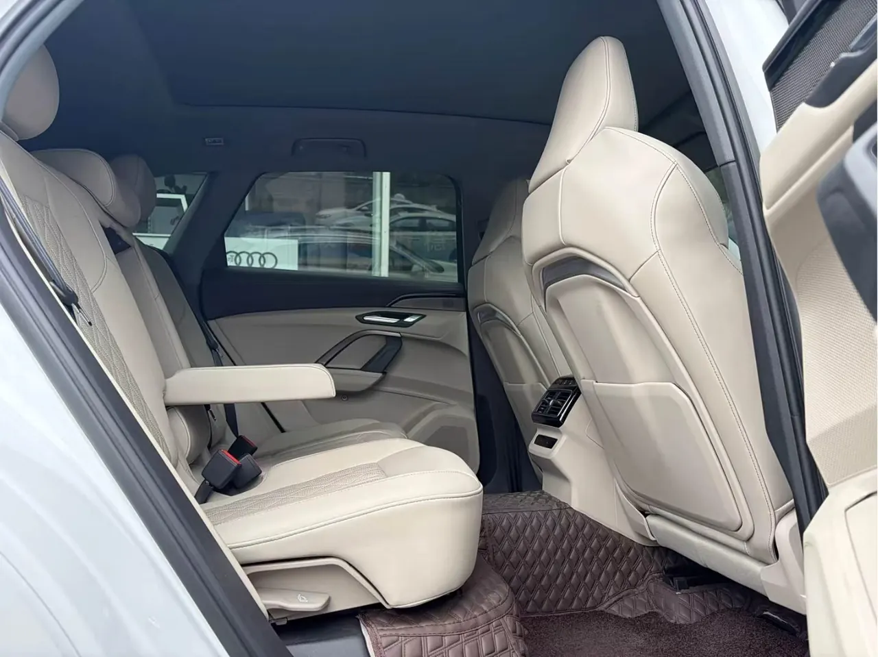 Audi 2026 Q5L 20 T 10 million users exclusive version of automatic gear 6
