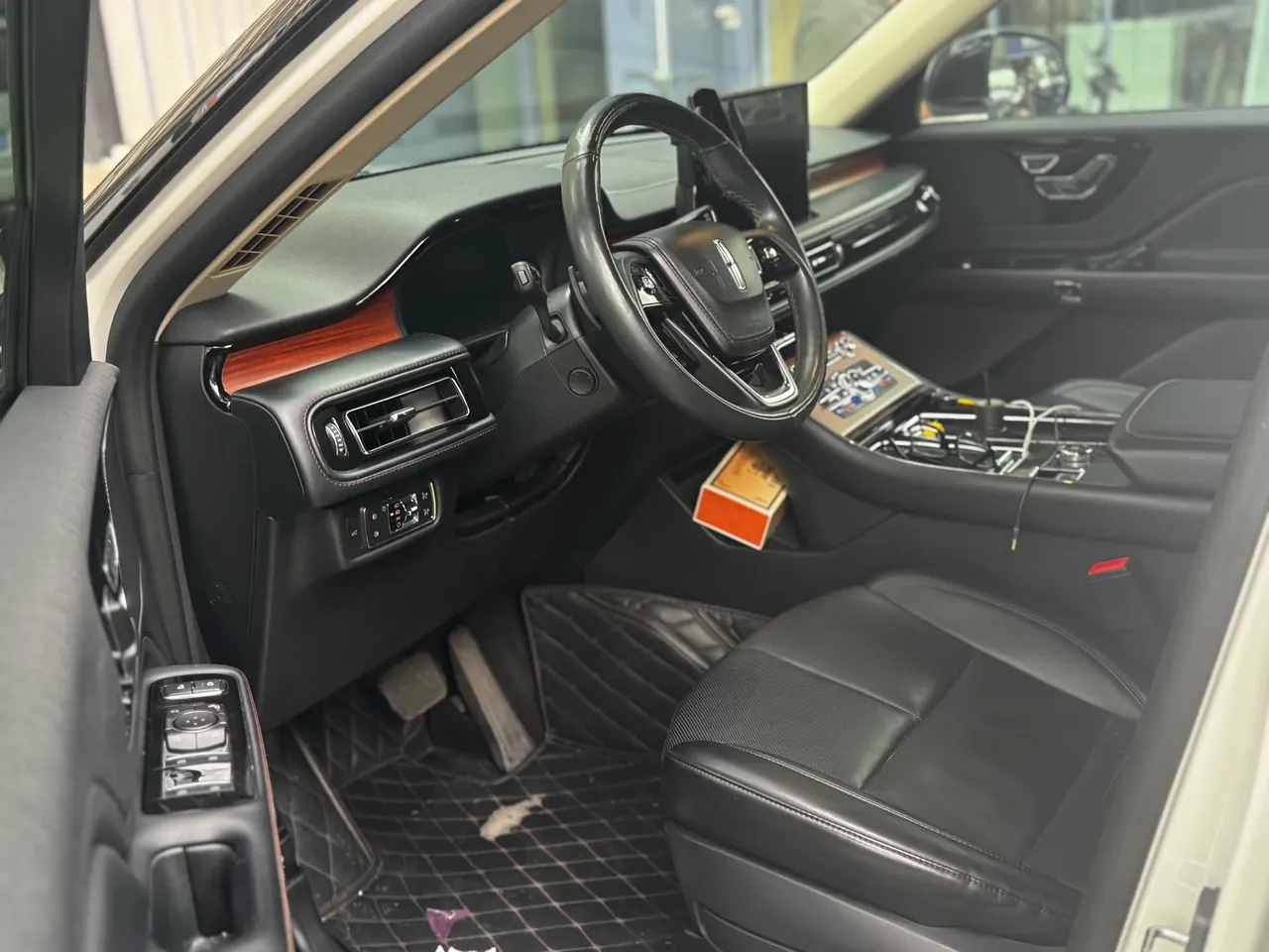 Lincoln 2021 Aviator 3.0T V6 4-wheel Drive Premium Edition Automatic Gear 2