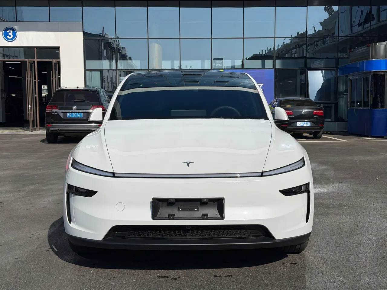 Tesla 2026 Model Y Rear-Wheel-Drive Automatic 2
