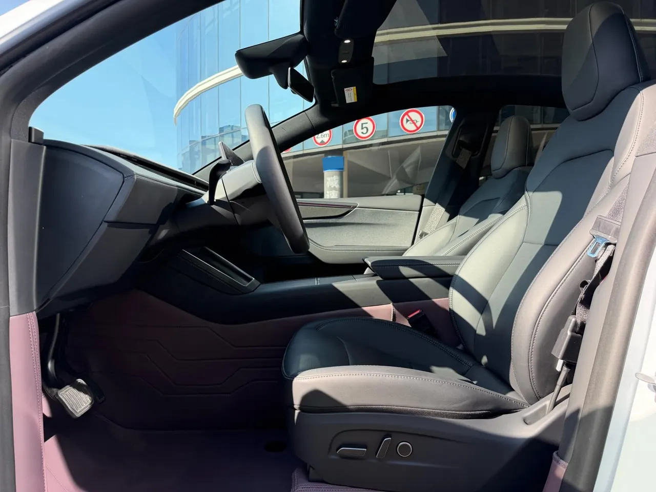 Tesla 2026 Model Y Rear-Wheel-Drive Automatic 3