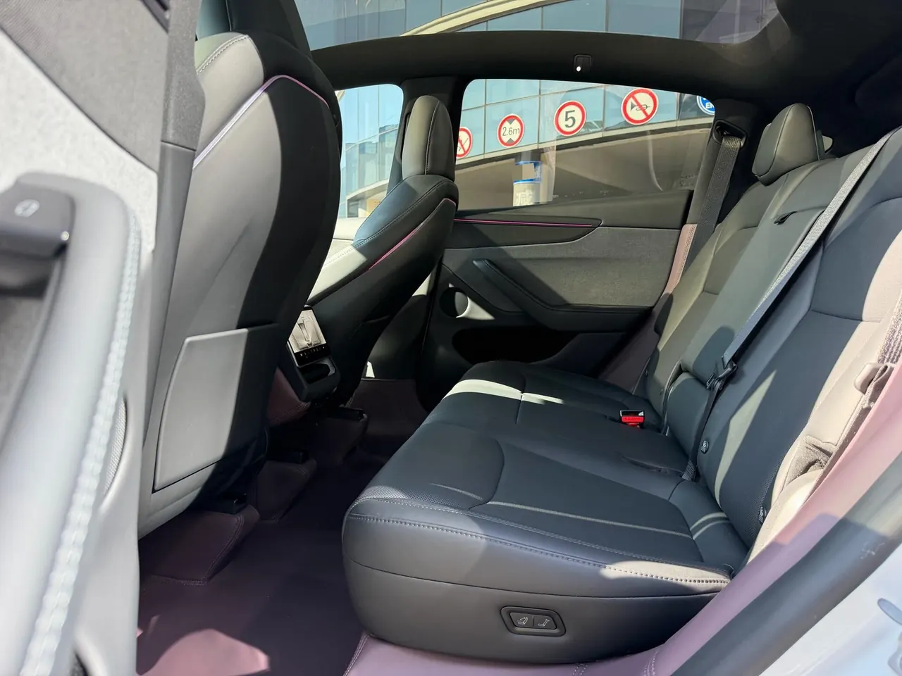 Tesla 2026 Model Y Rear-Wheel-Drive Automatic 4