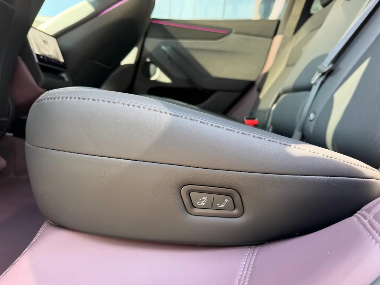Tesla 2026 Model Y Rear-Wheel-Drive Automatic 5