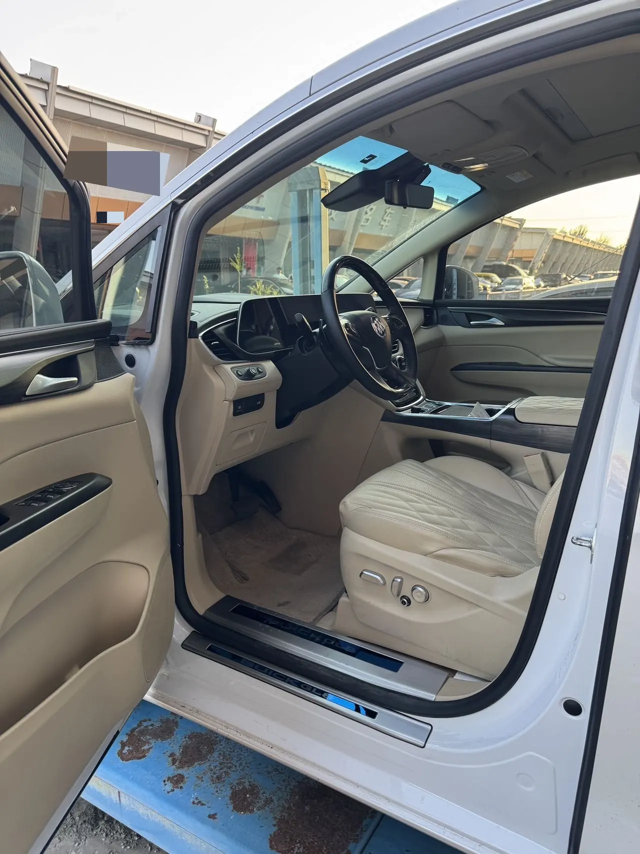 Buick 2022 GL8 ES Lu Zun 2.0T 653T Exclusive Automatic Gear 2