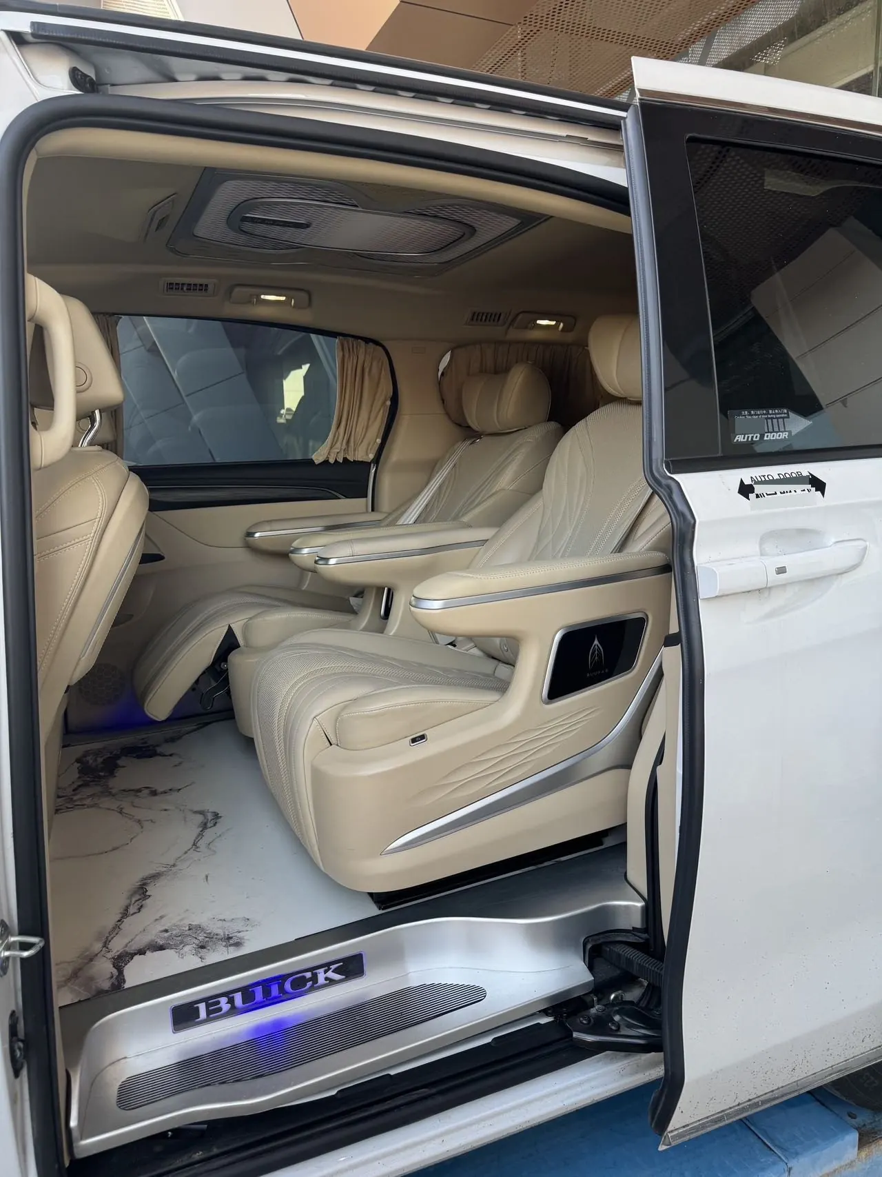 Buick 2022 GL8 ES Lu Zun 2.0T 653T Exclusive Automatic Gear 3