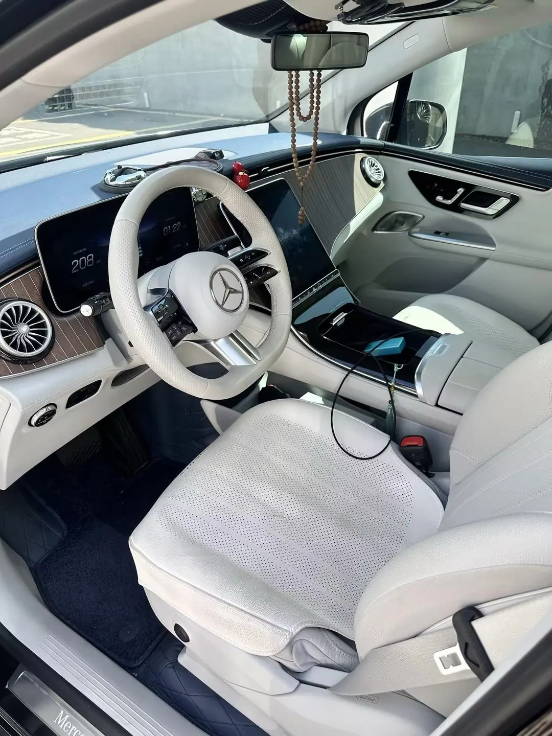 Mercedes Benz 2023 EQE SUV 350 4MATIC EQE SUV 350 4MATIC Pioneer Edition Automatic 3