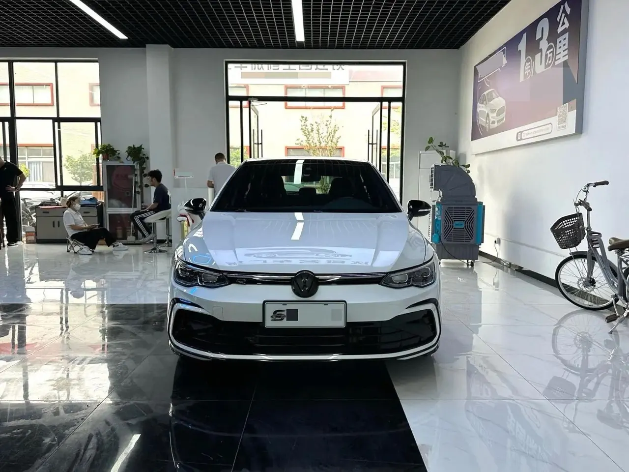 Volkswagen 2021 Golf 8 R-Line 1.4TSI 280TSI Automatic 2