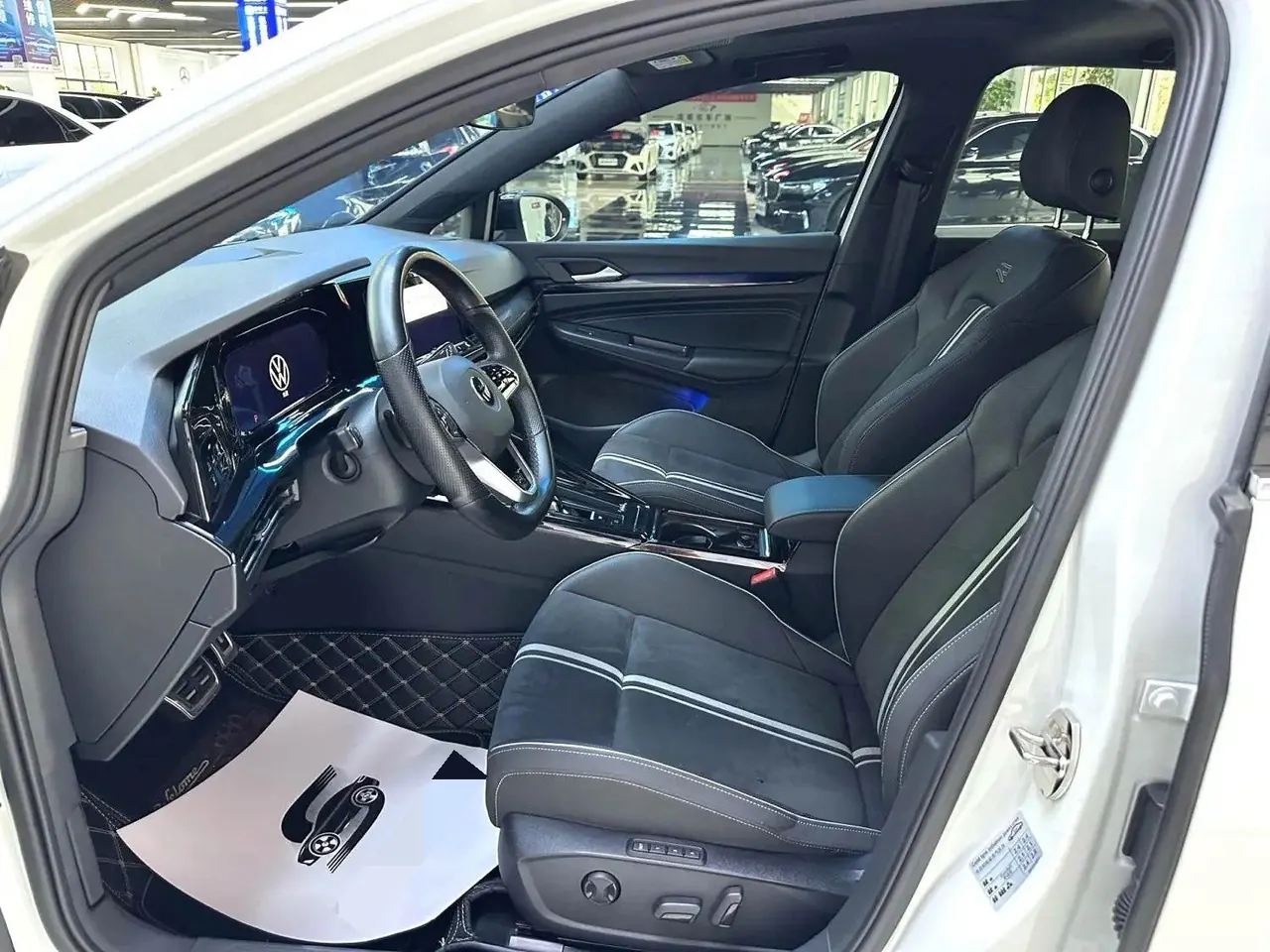Volkswagen 2021 Golf 8 R-Line 1.4TSI 280TSI Automatic 4