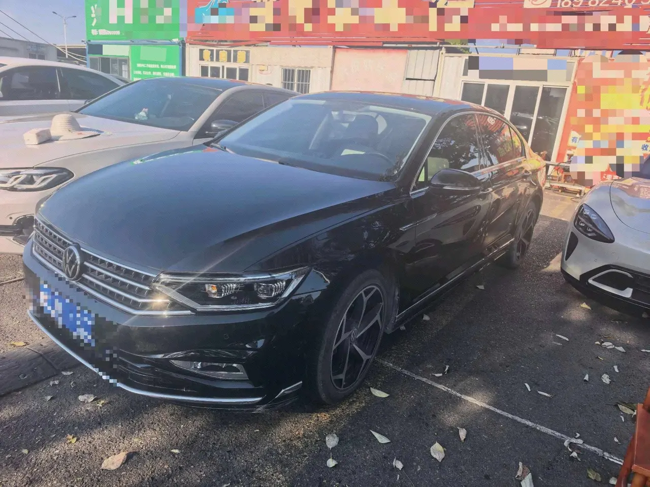 Open image lightbox: Volkswagen 2023 Magotan 2.0TSI 330TSI 2 million Commemorative Luxury Automatic Gear