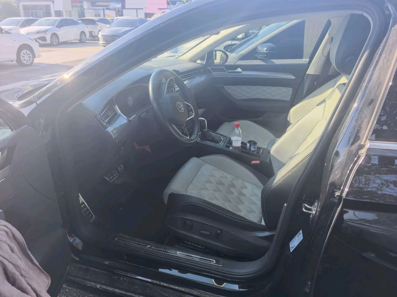 Volkswagen 2023 Magotan 2.0TSI 330TSI 2 million Commemorative Luxury Automatic Gear 4