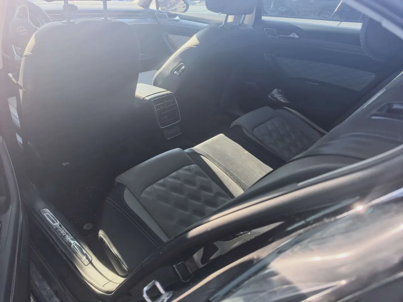 Volkswagen 2023 Magotan 2.0TSI 330TSI 2 million Commemorative Luxury Automatic Gear 5