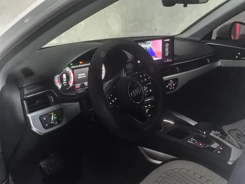 Audi 2022 A4L 2.0TFSI 40TFSI Fashion Dynamic Automatic 3
