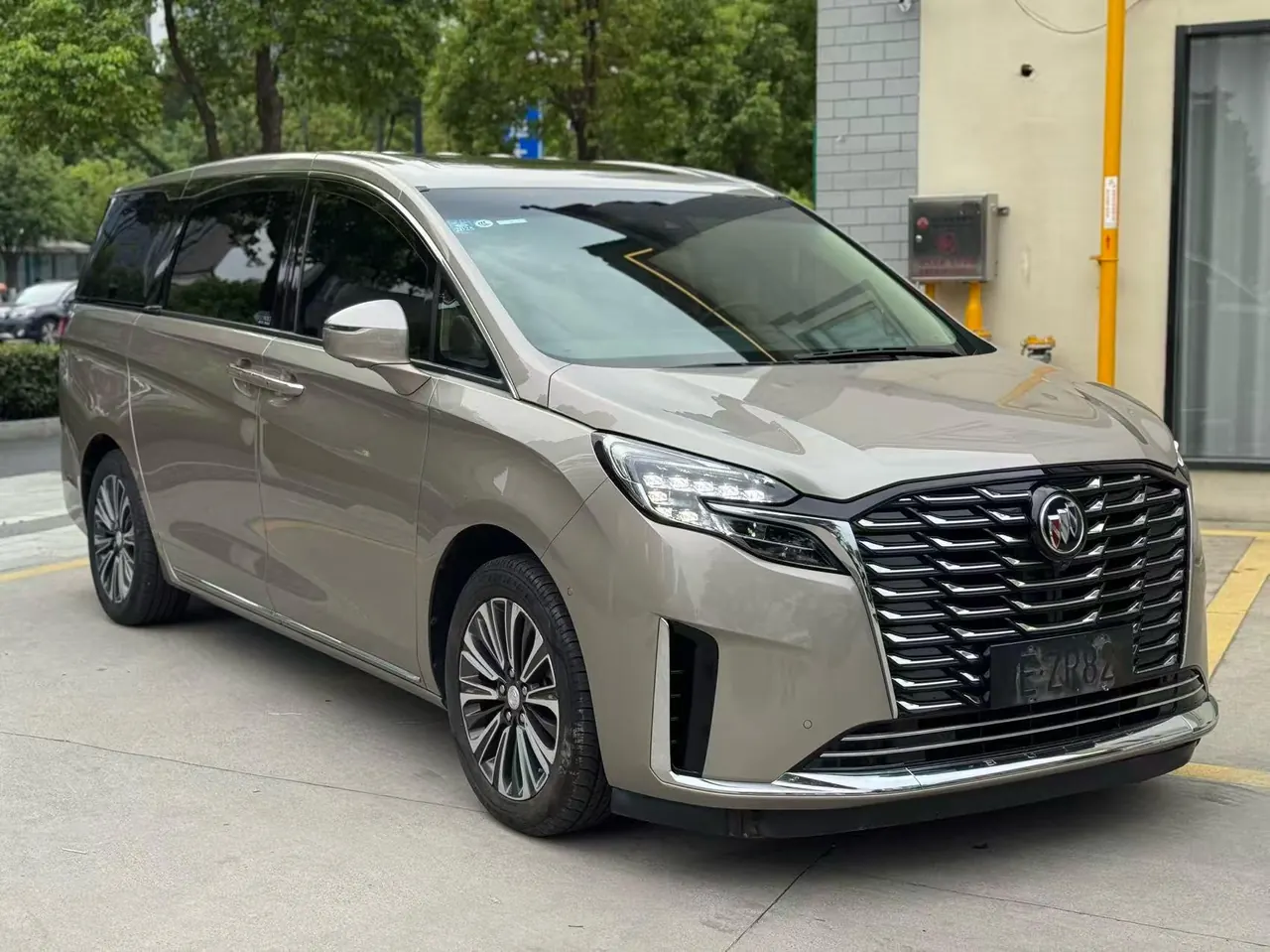 Buick 2023 GL8 ES Lu Zun 48V 2.0T 653T Flagship Automatic Gear 2