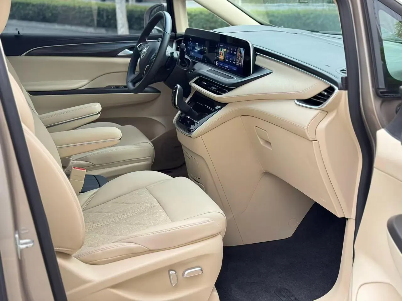 Buick 2023 GL8 ES Lu Zun 48V 2.0T 653T Flagship Automatic Gear 3