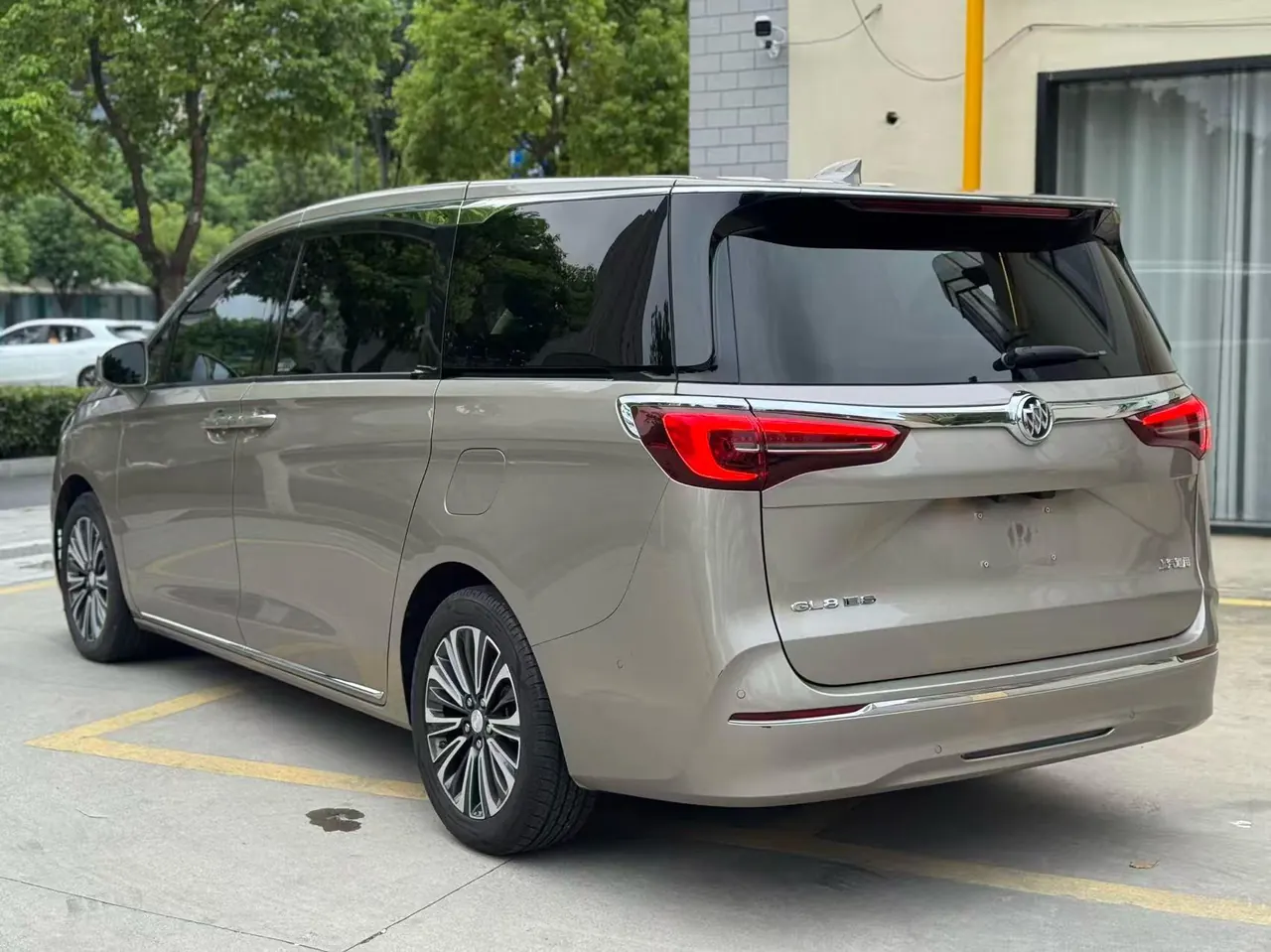 Buick 2023 GL8 ES Lu Zun 48V 2.0T 653T Flagship Automatic Gear 6
