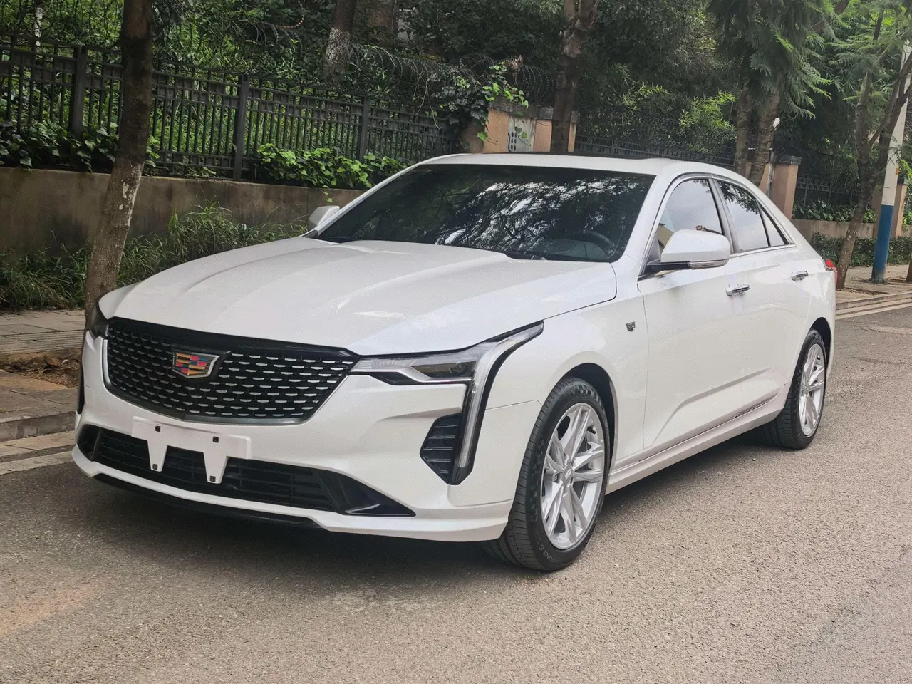 Cadillac 2023 CT4 1.5T 25T Fashion Automatic Gear - View 1