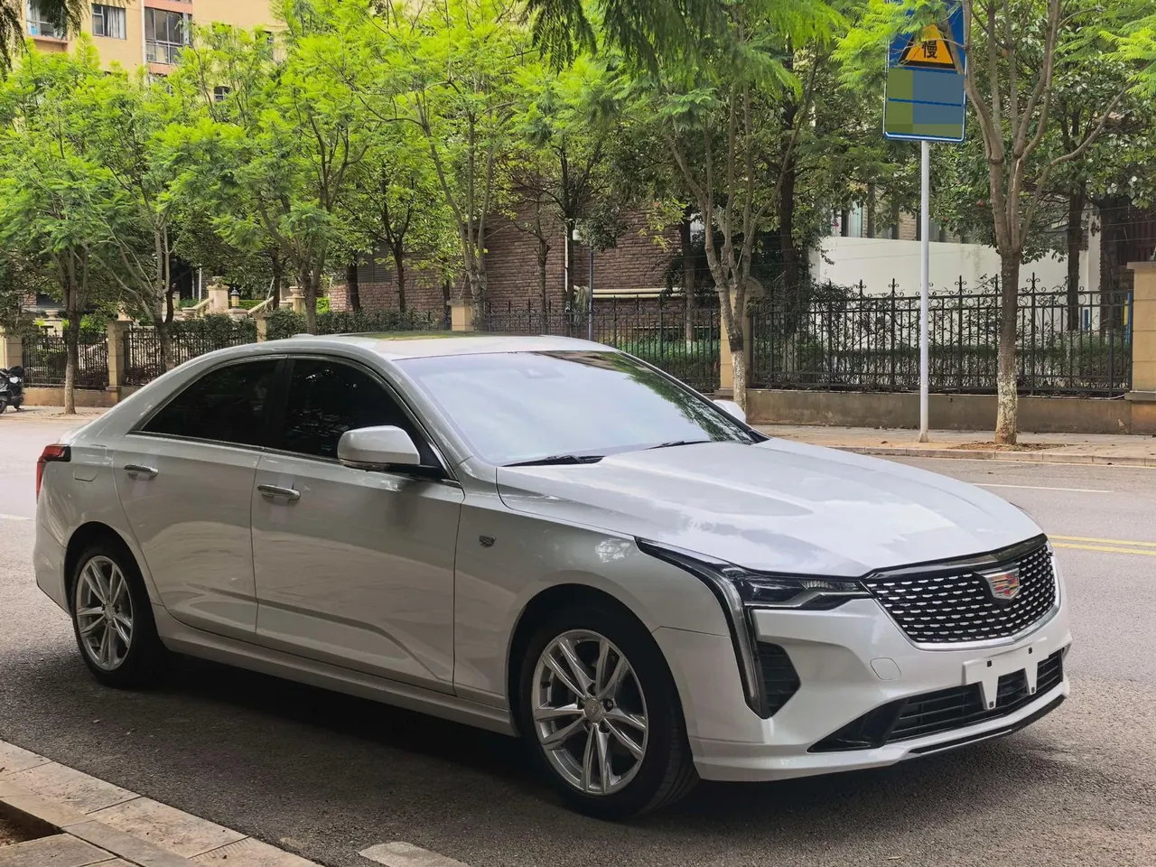 Cadillac 2023 CT4 1.5T 25T Fashion Automatic Gear 3