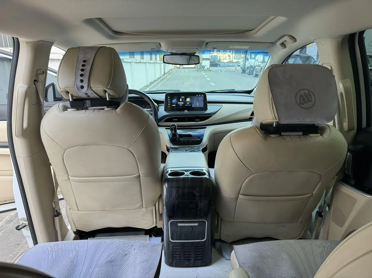 Buick 2023 GL8 Land Business Class 48V 2.0T 652T Luxury Automatic Gear 7