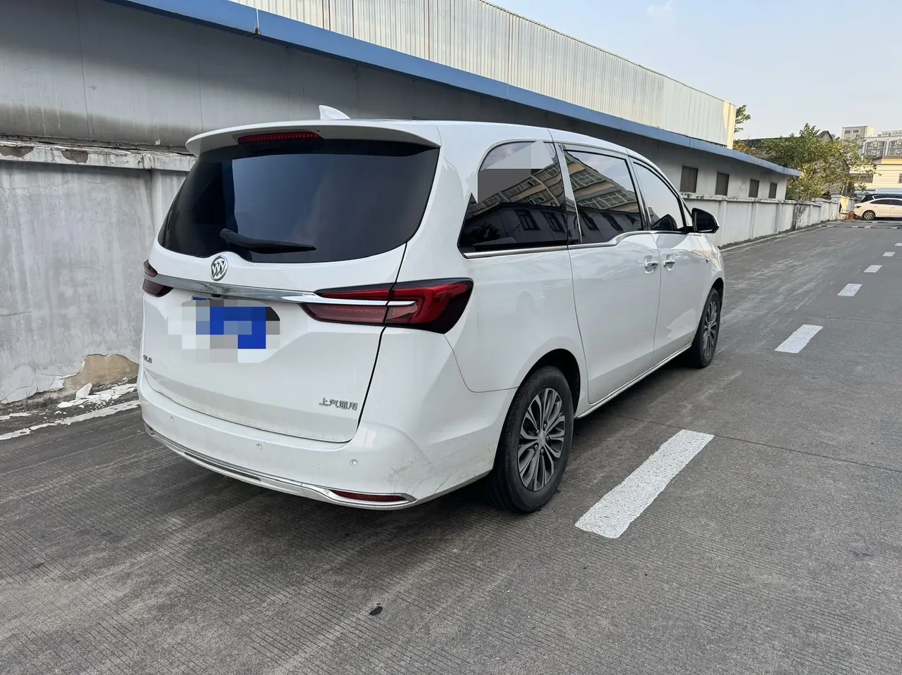 Buick 2023 GL8 Land Business Class 48V 2.0T 652T Luxury Automatic Gear 8