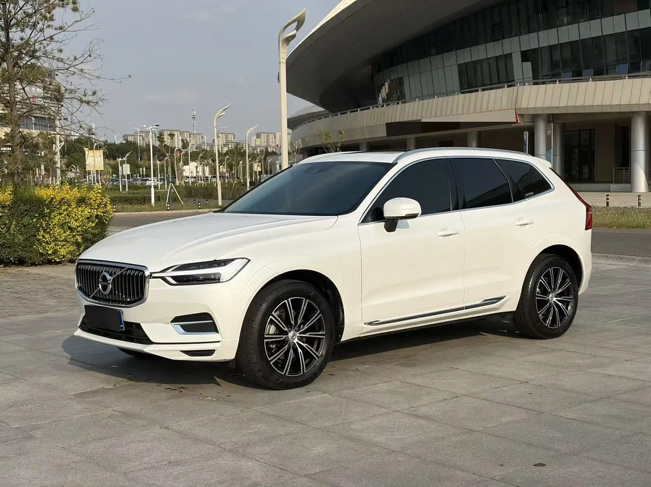 Volvo 2021 XC60 2.0T T5 4-wheel drive Zhiyuan Deluxe Edition Automatic Gear - View 1