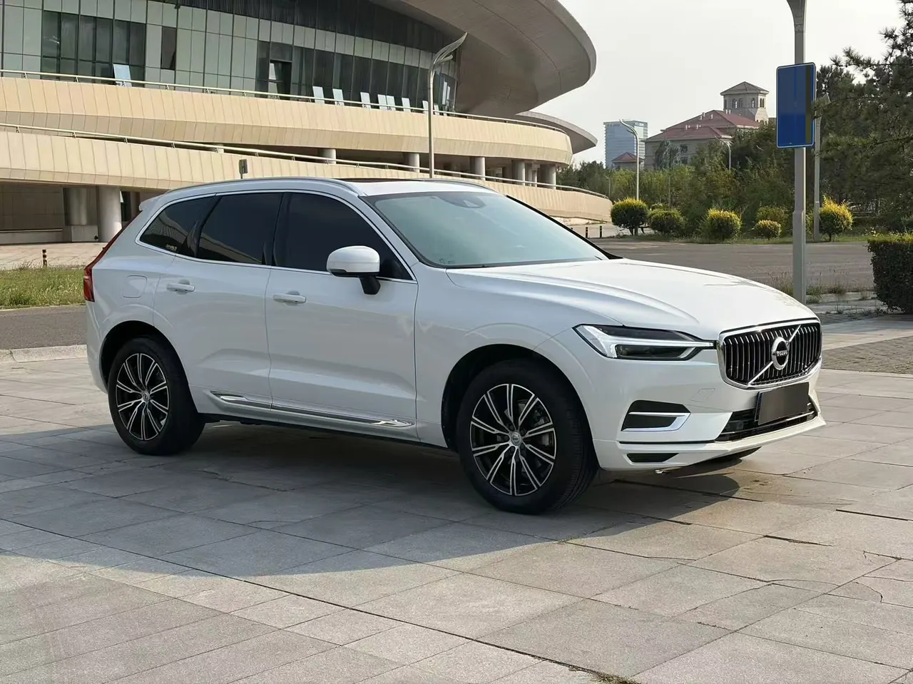 Volvo 2021 XC60 2.0T T5 4-wheel drive Zhiyuan Deluxe Edition Automatic Gear 3