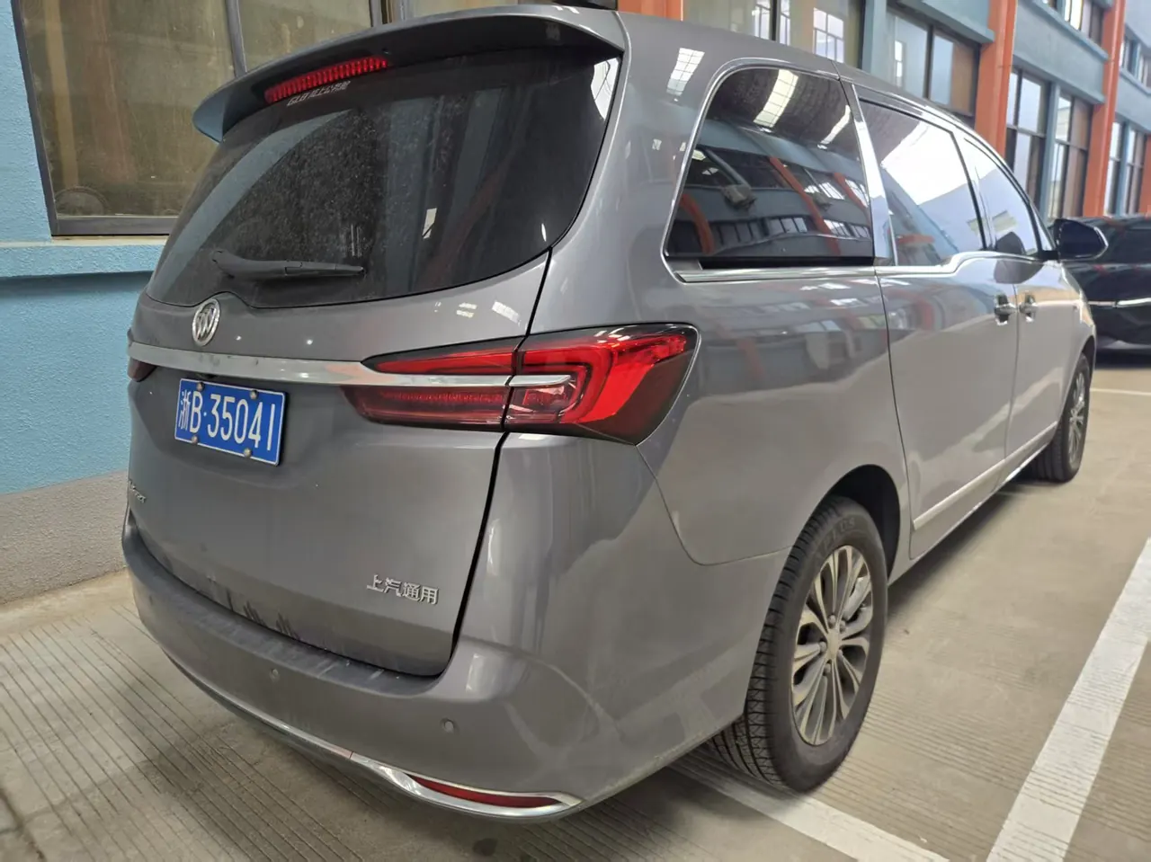 Buick 2021 GL8 Land Business Class 2.0T 652T Luxury Automatic Gear 6