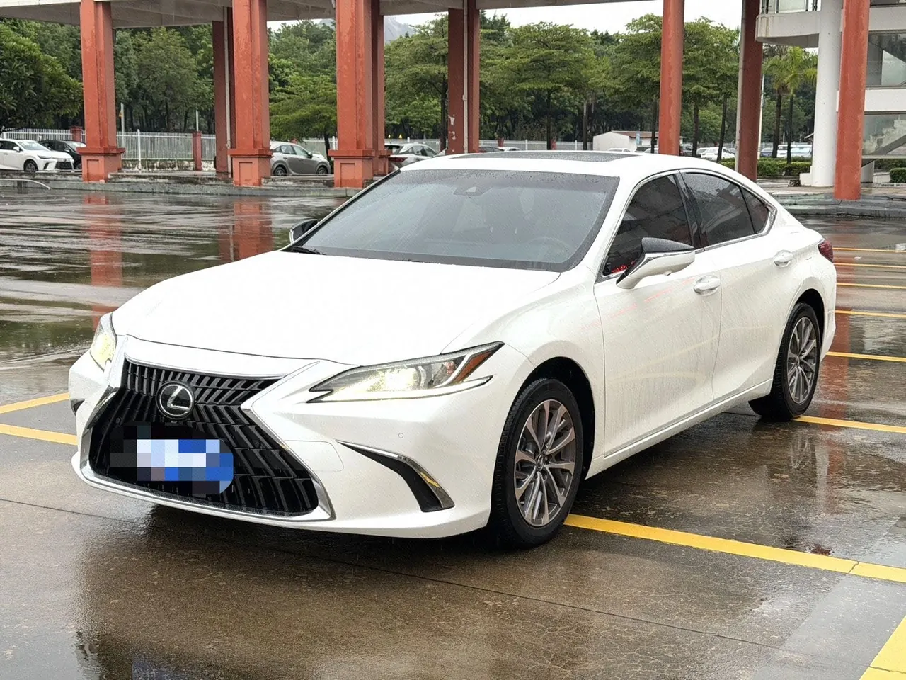 Open image lightbox: Lexus ES (Imported) 2023 ES200 2.0 Stepless Premium Edition Automatic Gear