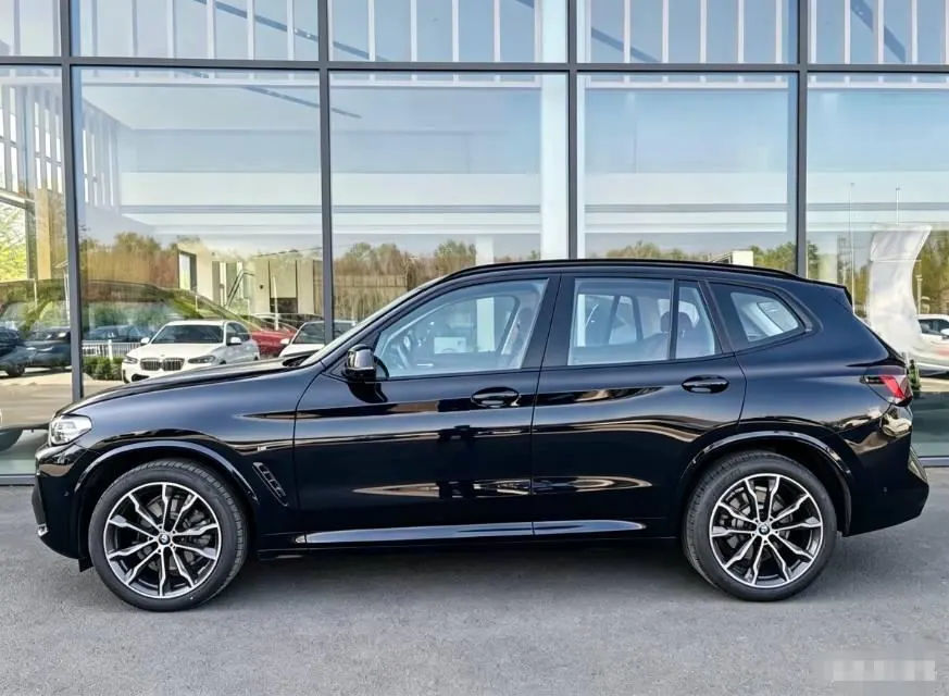 BMW 2023 X3 xDrive30i 2.0T Leading M Obsidian Night Suit Automatic Gear 5