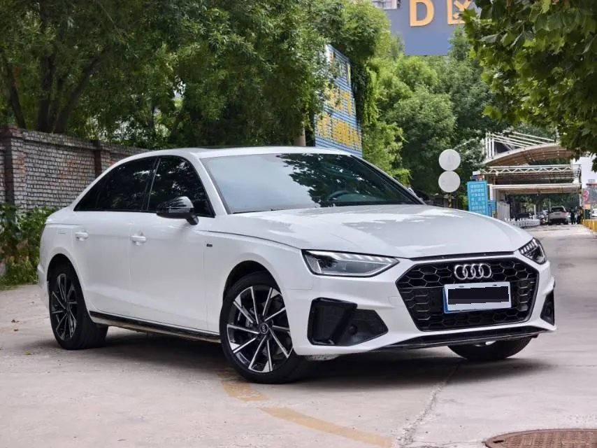Audi 2023 A4L 2.0TFSI 40TFSI Deluxe Dynamic Automatic 3