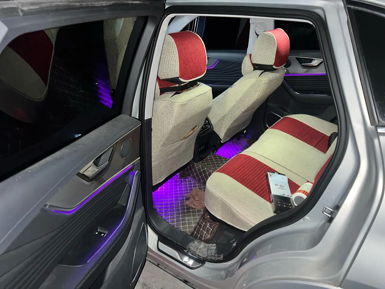 HongQi 2023 HS5 2.0T Flag Yue Pro Edition Automatic Gear 2