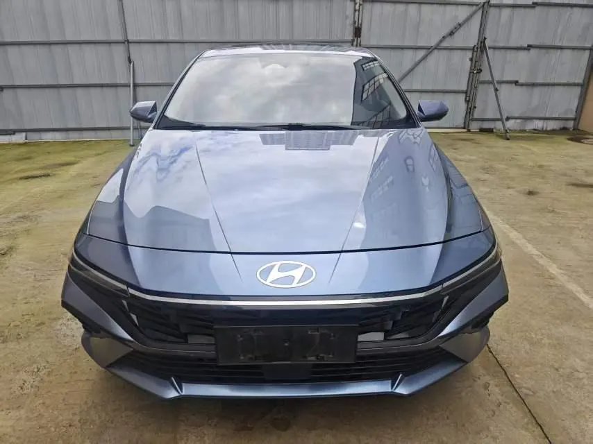 Hyundai 2023 Elantra -3-compartment 1.5 stepless LUX premium automatic gear 2