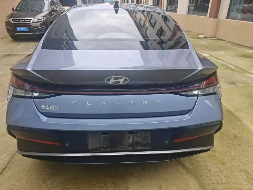 Hyundai 2023 Elantra -3-compartment 1.5 stepless LUX premium automatic gear 5