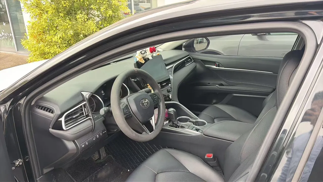 Toyota 2023 Camry 2.0G Stepless Deluxe Edition Automatic Gear 2