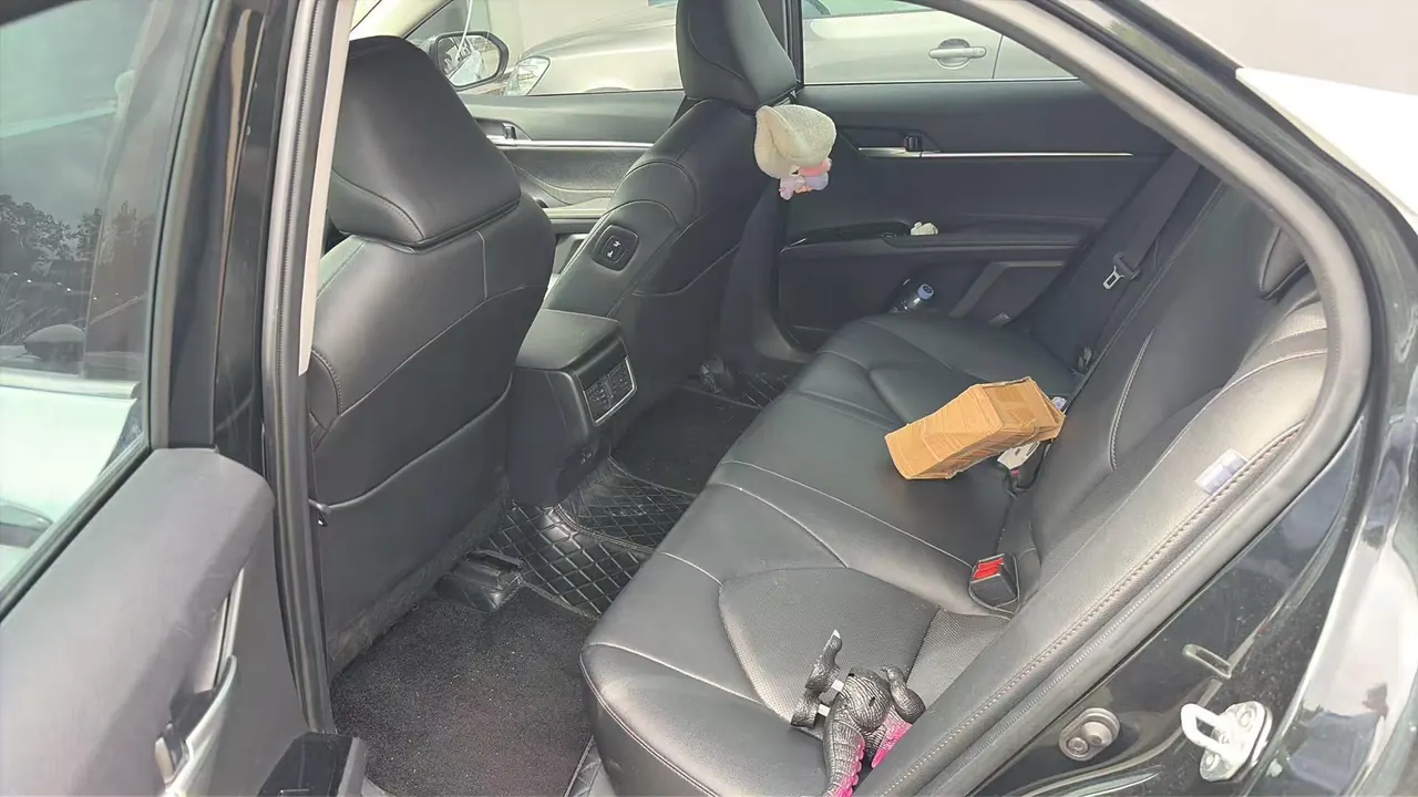 Toyota 2023 Camry 2.0G Stepless Deluxe Edition Automatic Gear 3