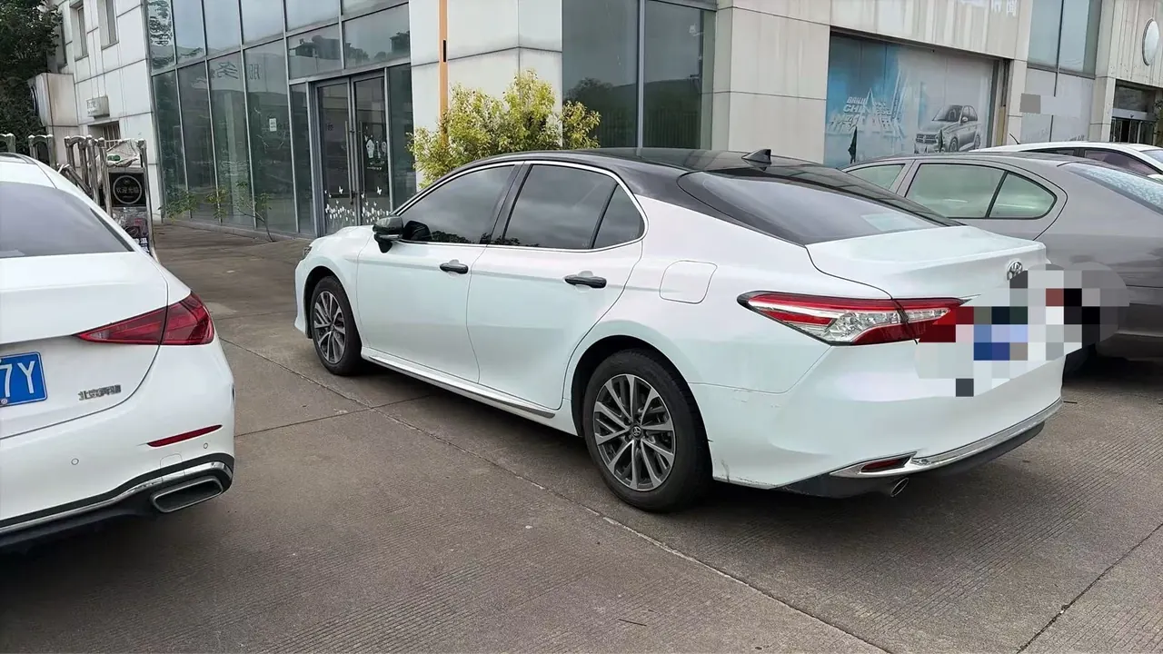 Toyota 2023 Camry 2.0G Stepless Deluxe Edition Automatic Gear 4
