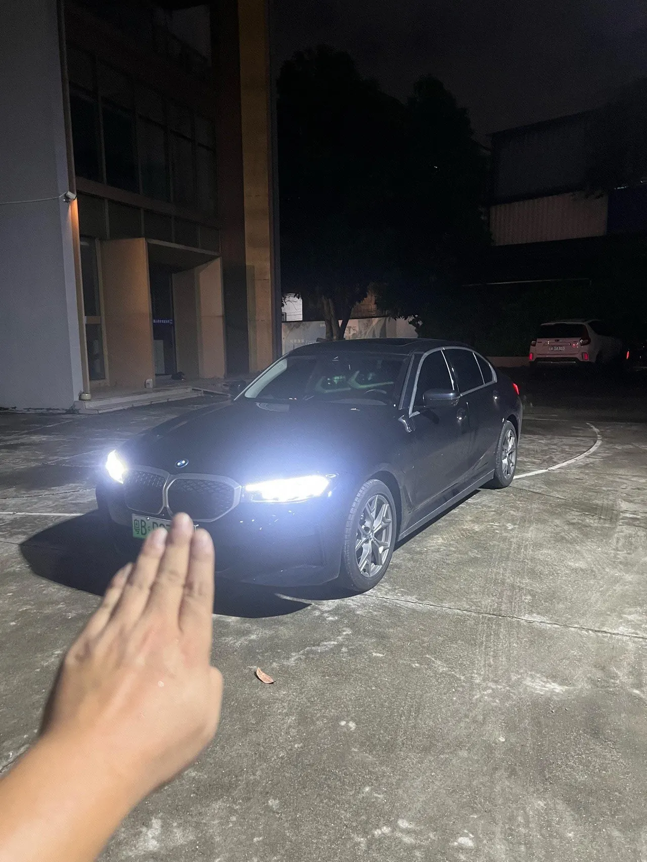 BMW 2026 i3 eDrive 35 L automatic gear - View 1
