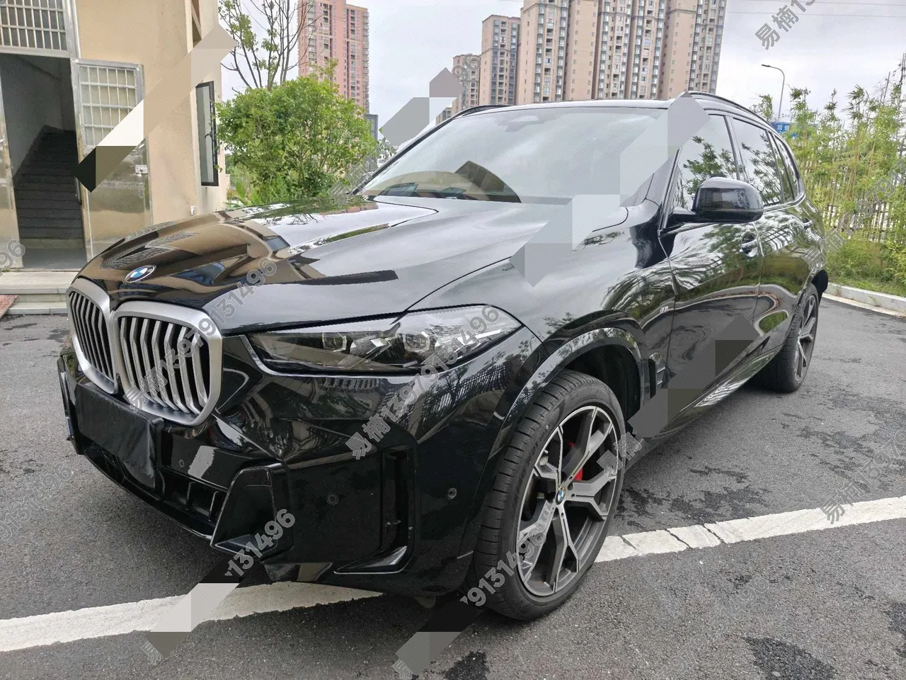 打开图片灯箱:BMW 2023 X5 xDrive30Li 48V 2.0T exclusive M sports suit automatic gear