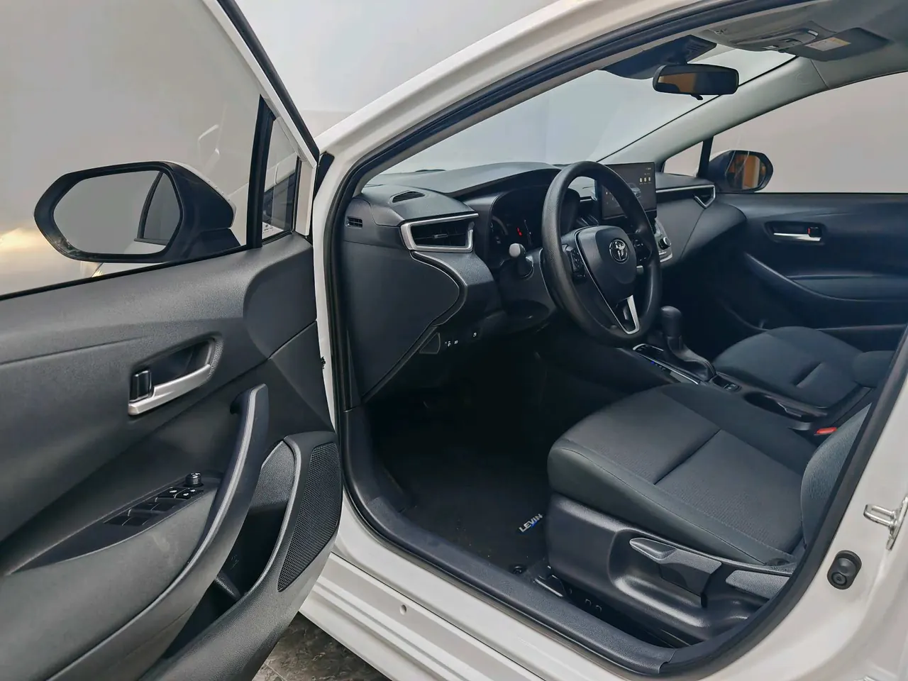 Toyota 2023 Lei Ling Shuangqing 1.8 Stepless Intelligent Electric Hybrid Leading Edition Automatic Gear 5