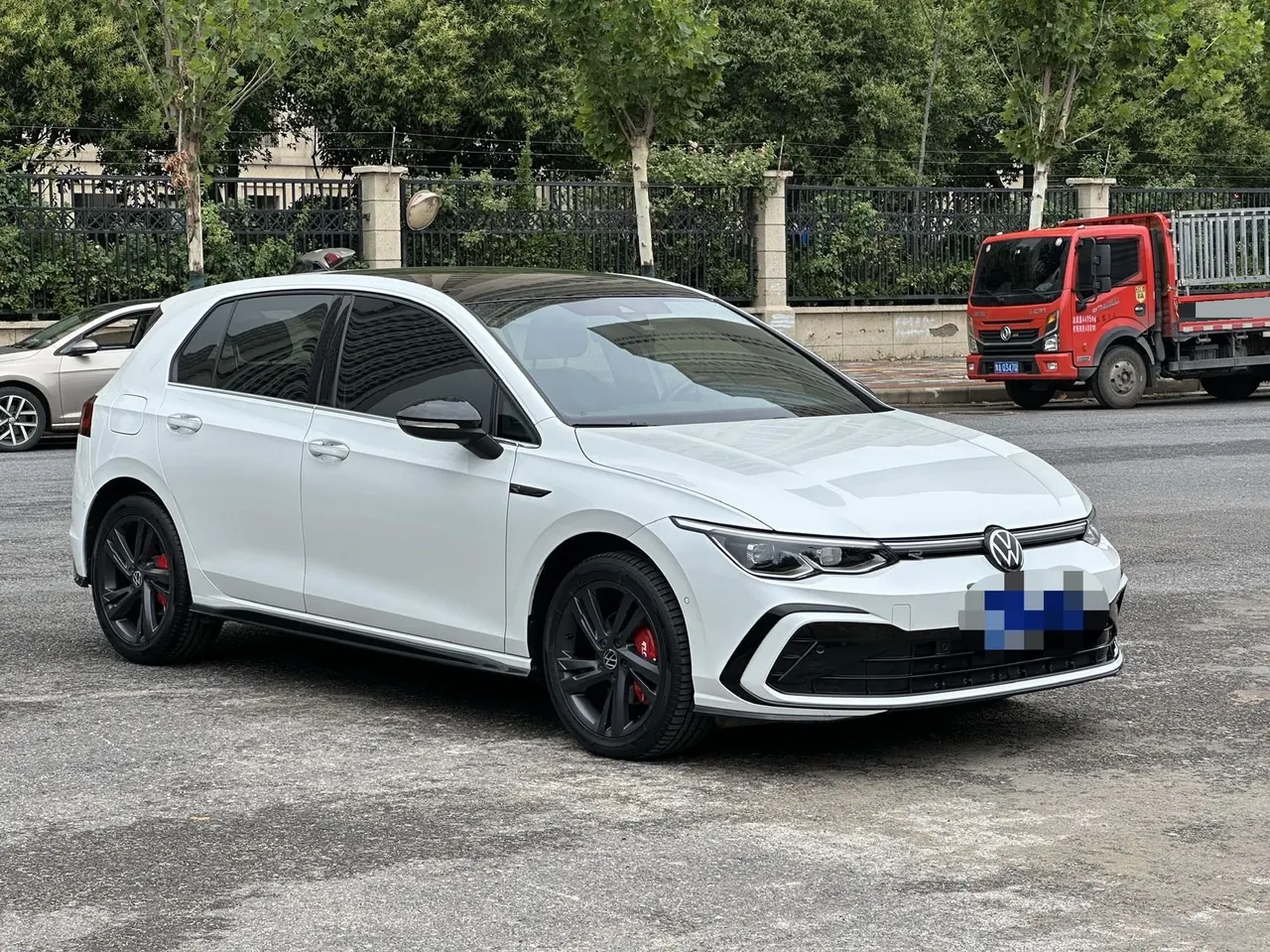 Volkswagen 2023 Golf 8 R-Line 1.4TSI 280TSI Lite Automatic 3