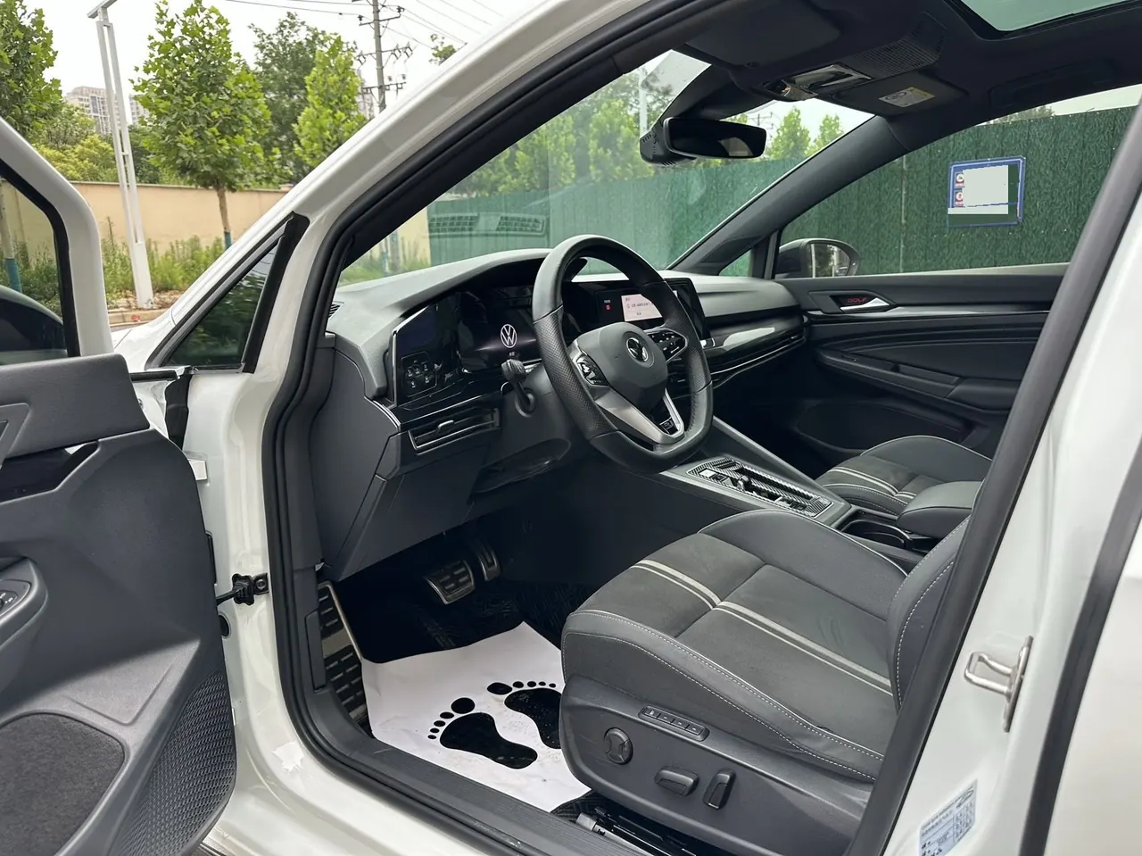 Volkswagen 2023 Golf 8 R-Line 1.4TSI 280TSI Lite Automatic 4