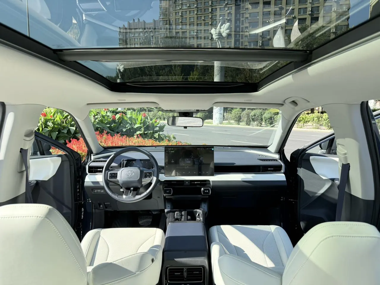 Toyota 2026 RAV4 Rongfang Double Engine 2.0 Stepless Two-Drive Deluxe Automatic Gear 10