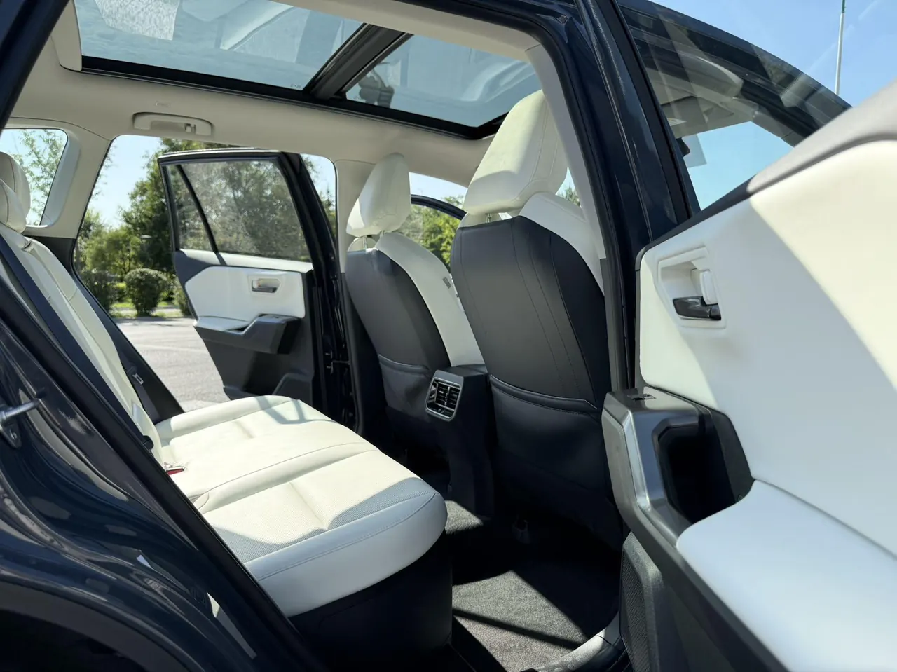 Toyota 2026 RAV4 Rongfang Double Engine 2.0 Stepless Two-Drive Deluxe Automatic Gear 16