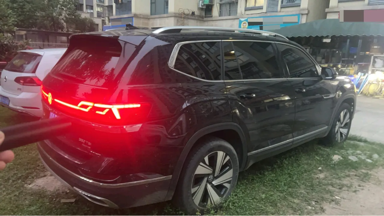Volkswagen 2023 Tuang 2.0TSI 380TSI 4WD Respect Deluxe Automatic Transmission 3