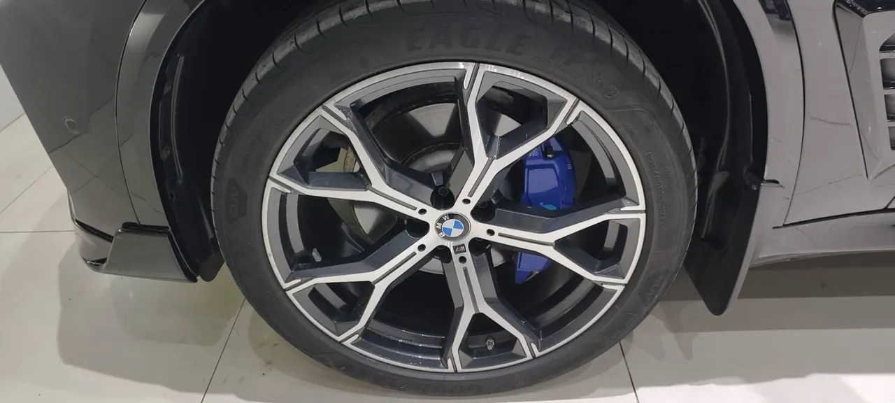 BMW 2023 X5 xDrive30Li 48V 2.0T exclusive m sports obsidian night suit automatic gear 2