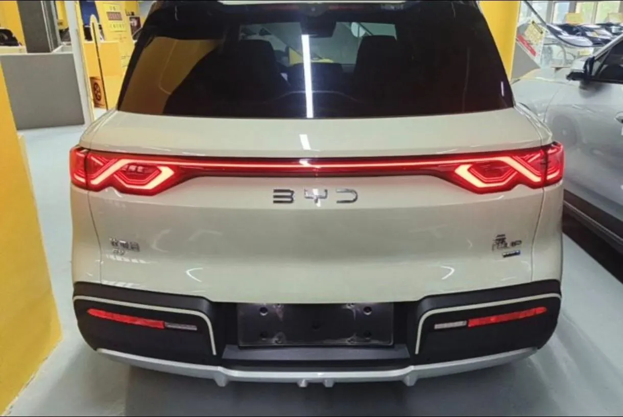 BYD 2025 Yuan UP Smart Driving 401KM Vital Automatic Gear 5