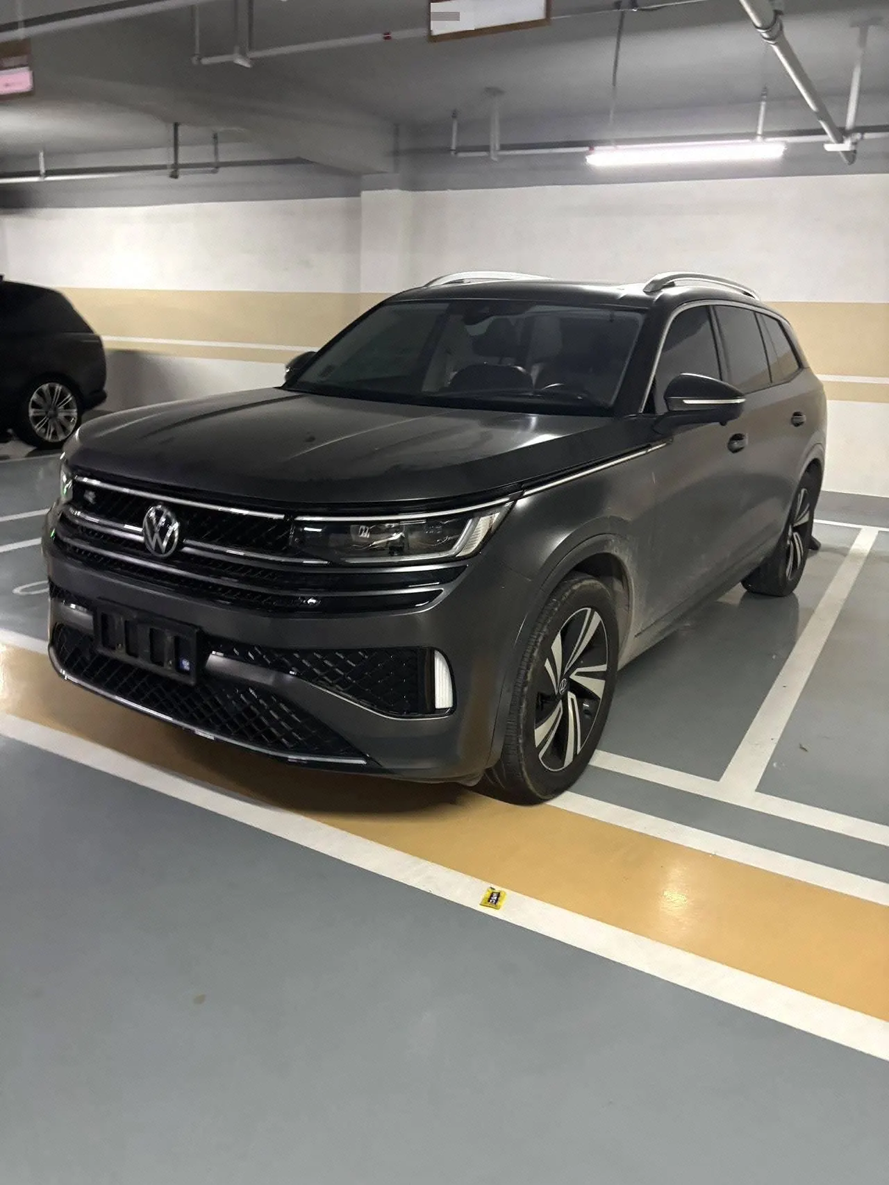 Volkswagen 2023 model tour R-Line 2.0TSI 380TSI four-wheel drive parade version automatic gear - View 1